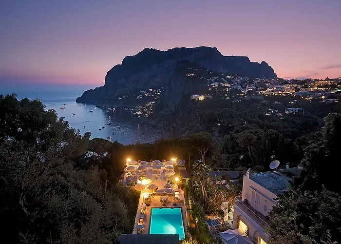 Hotel 4 stelle a Capri: Goditi un soggiorno indimenticabile nell'isola delle meraviglie